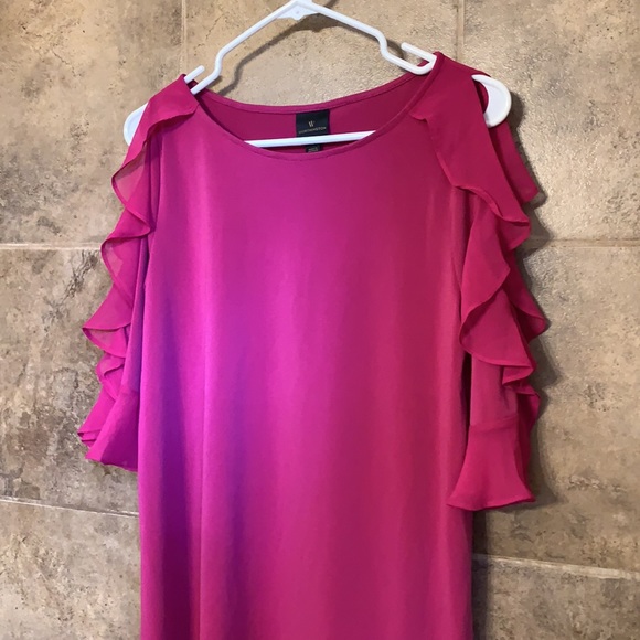 Worthington Cold Shoulder Top size Medium NWT - Picture 2 of 7